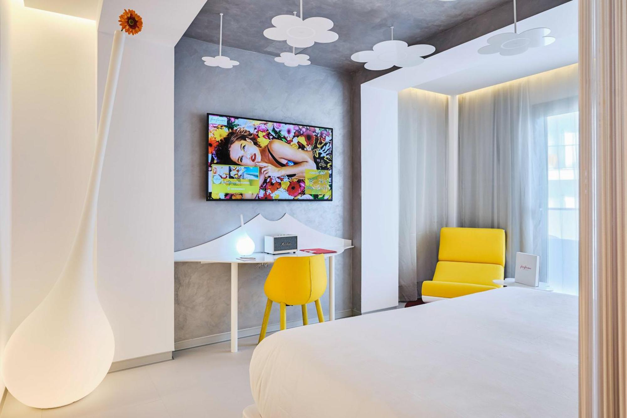 Five Flowers Hotel Formentera, Member Of Melia Collection 埃斯普霍斯 外观 照片
