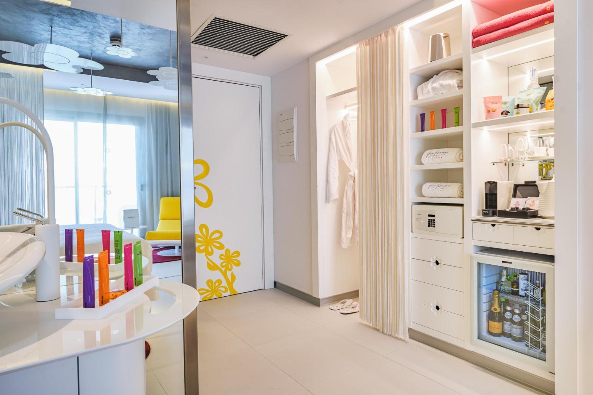 Five Flowers Hotel Formentera, Member Of Melia Collection 埃斯普霍斯 外观 照片